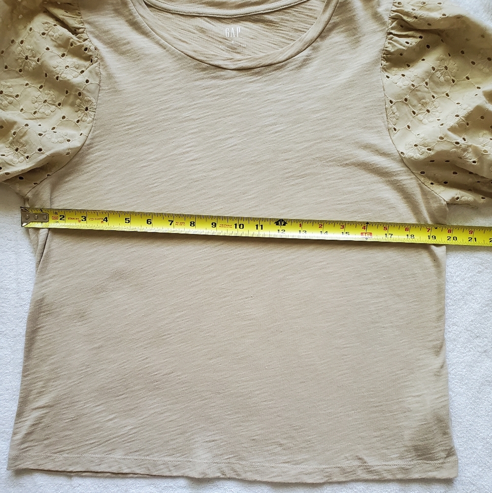 GAP Eyelet Puffy Sleeve Tee - Picture 4 of 5